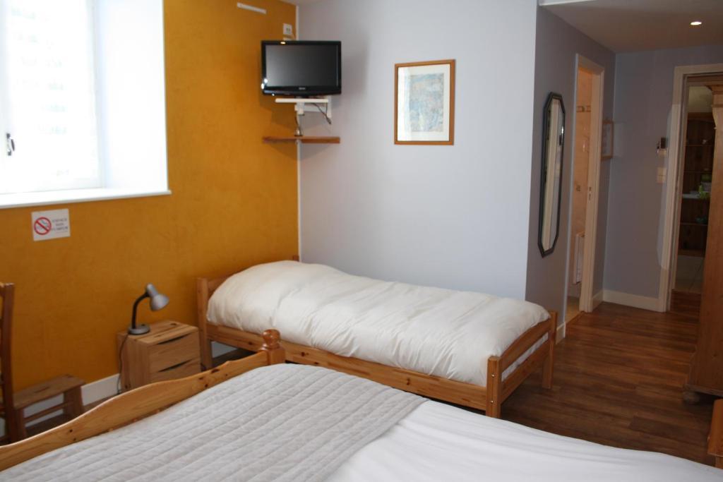 Auberge De Saint Julien Aux Bois ห้อง รูปภาพ