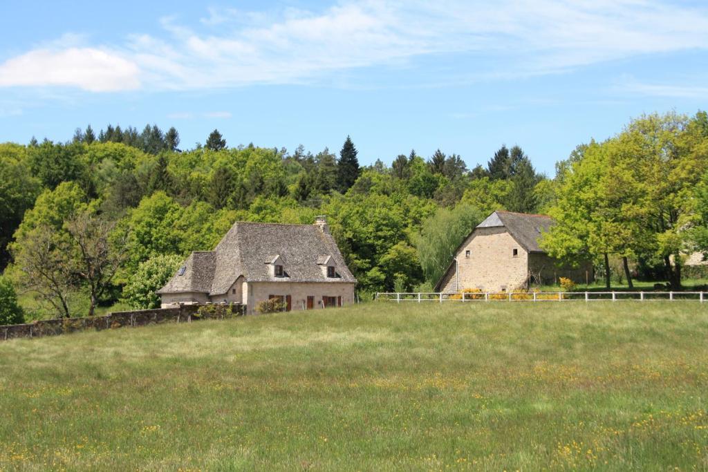 Auberge De Saint Julien Aux Bois ภายนอก รูปภาพ