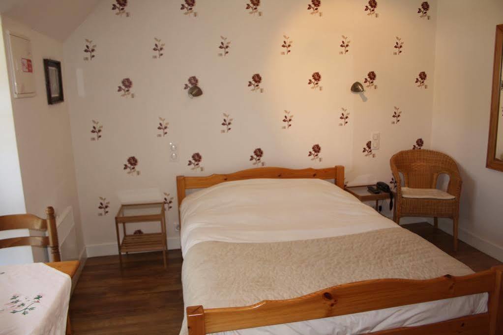 Auberge De Saint Julien Aux Bois ภายนอก รูปภาพ