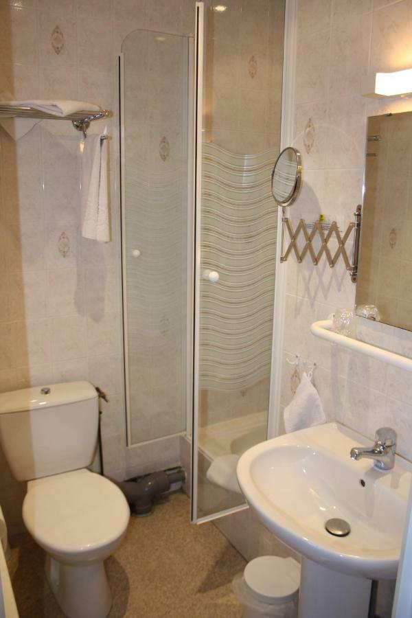 Auberge De Saint Julien Aux Bois ภายนอก รูปภาพ